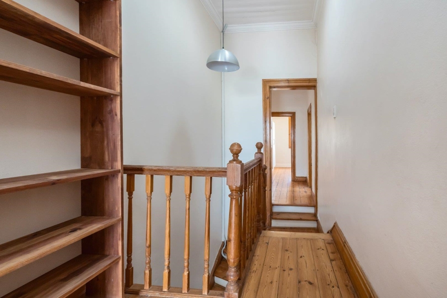 3 Bedroom Property for Sale in Sea Point Western Cape